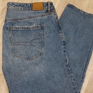 American Eagle v-rise mom jeans | size 16
